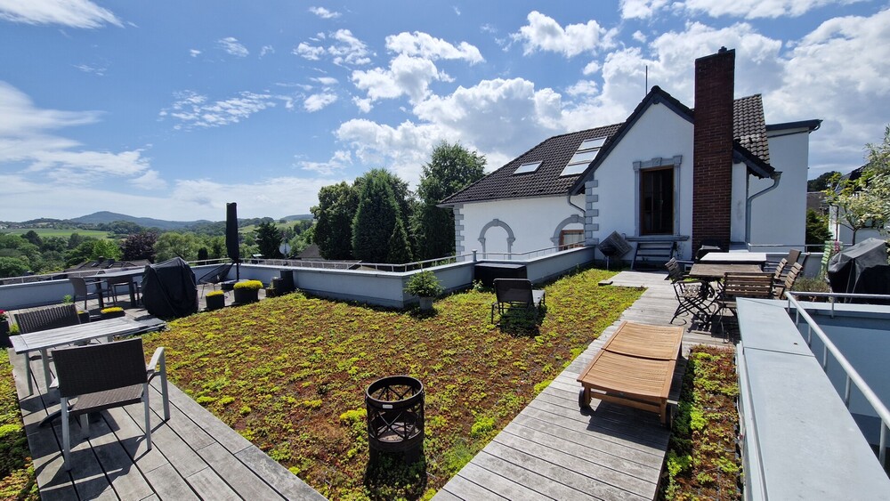 Charmante 3-Zimmer-Wohnung in gepflegter Altbauvilla mit Dachterrasse - Dachgeschoßwohnung Königswinter | Angebot:26883456