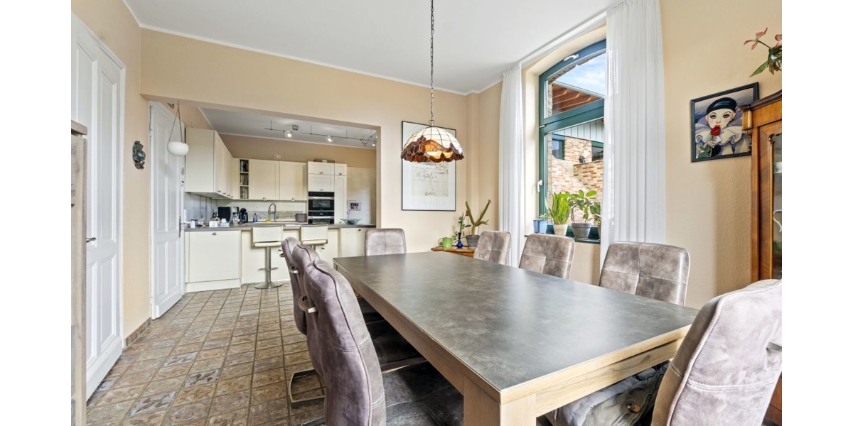 3 5EG_Esszimmer2_Haupthaus